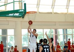 �ٺ����Ҿ�����Ӳμ��ٺ��л����˶���ȡ����ʤ