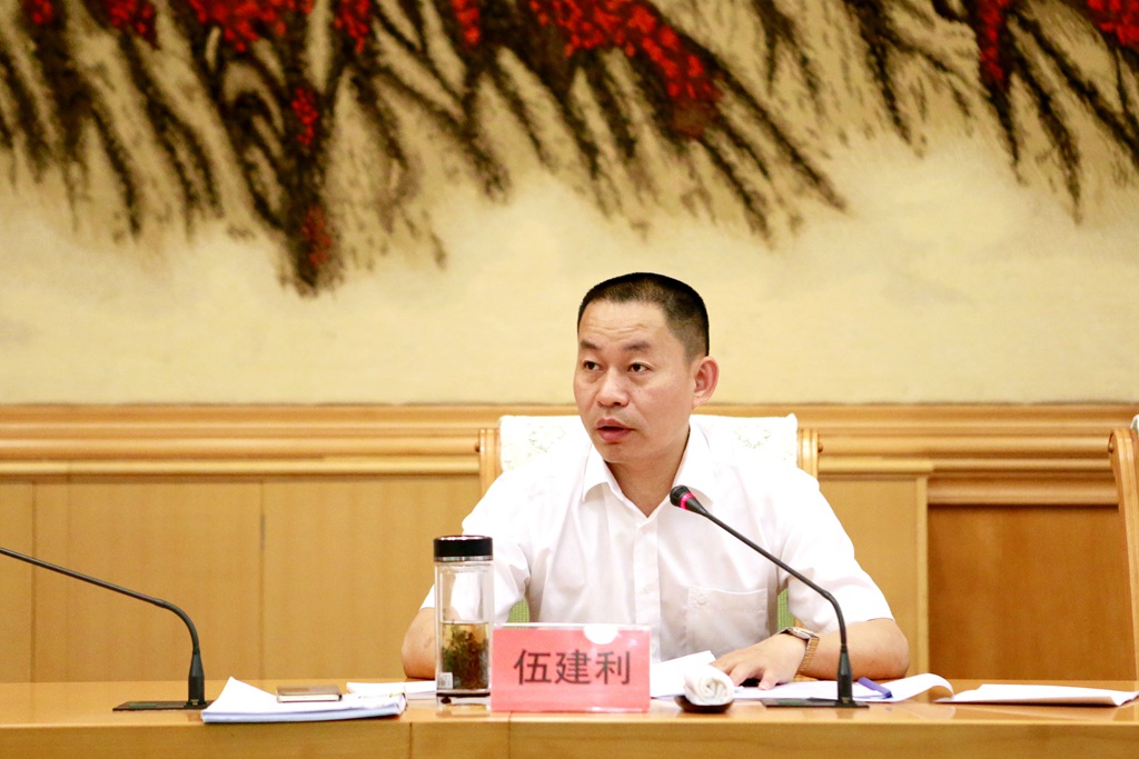 �⺣ƽ���齨����ϯ��������С�������ι�����̸��