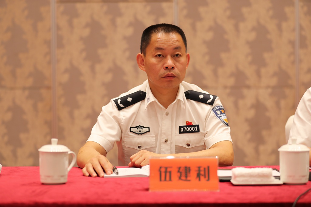 �齨����ϯȫ��Ԥ����·��ͨ�¹�ȫ����ж���Ա��